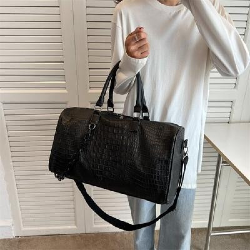 Большая емкость Pu Кожа Tote с толстой цепью Сумка на плечо Женщины Дорожные сумки Женские роскошные
