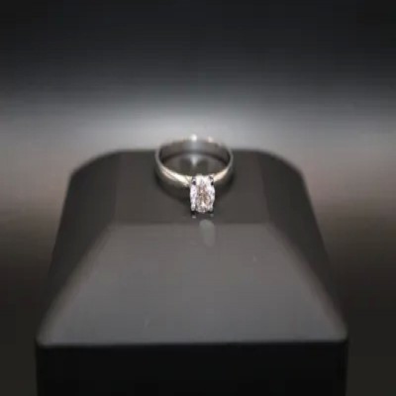 Кольцо Кольцо с бриллиантом 0,6ct